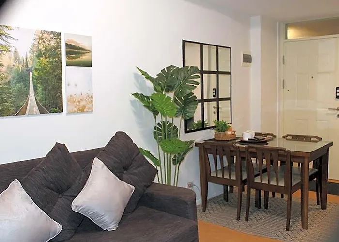 Cozy & Comfy 1-bedroom Apartment, 5 Mins From The Airport *
