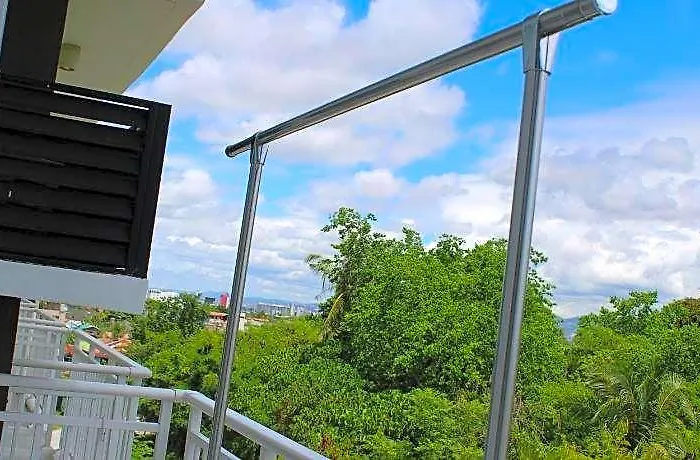 Cozy & Comfy 1-bedroom Apartment, 5 Mins From The Airport * Lapu-Lapu City