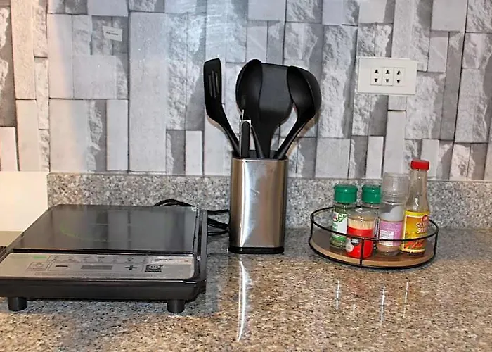 Leilighet Cozy & Comfy 1-bedroom Apartment, 5 Mins From The Airport *
